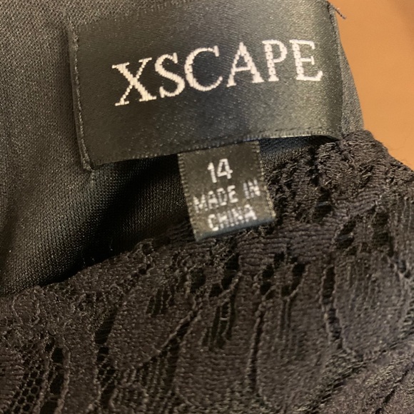 Xscape Women's Lace Trim Shutter Pleated Sheath - Picture 8 of 8